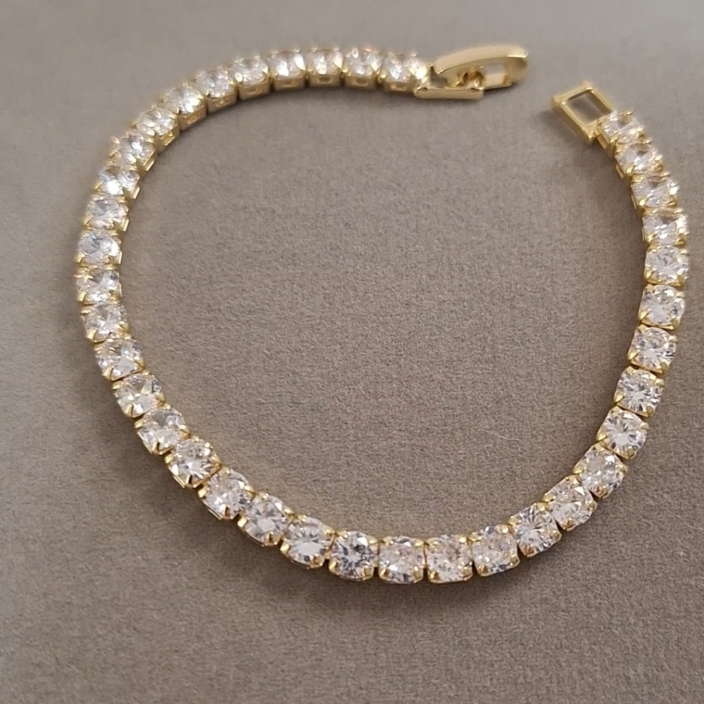 Diamonds tennis Bracelet - Picture 3 of 5